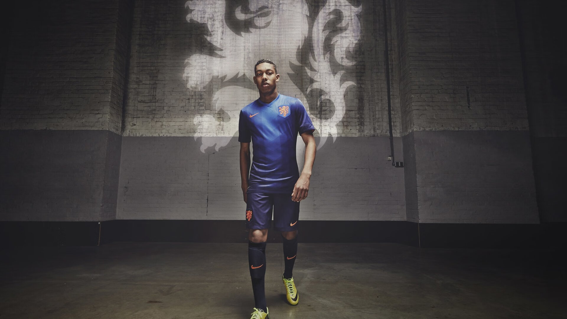 维罗纳喜迎胜利,皇家马德里队气愤不已,皇家马德里约维奇