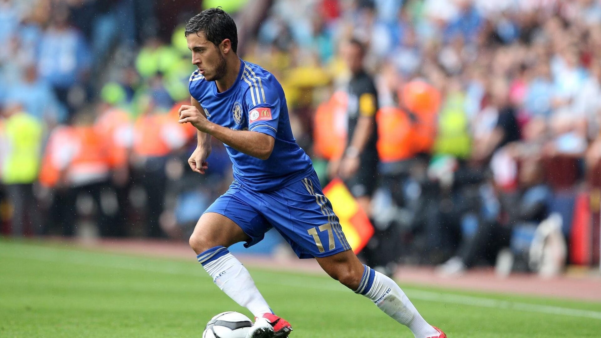 足球热潮席卷，女足影响力扩展，女足球运动