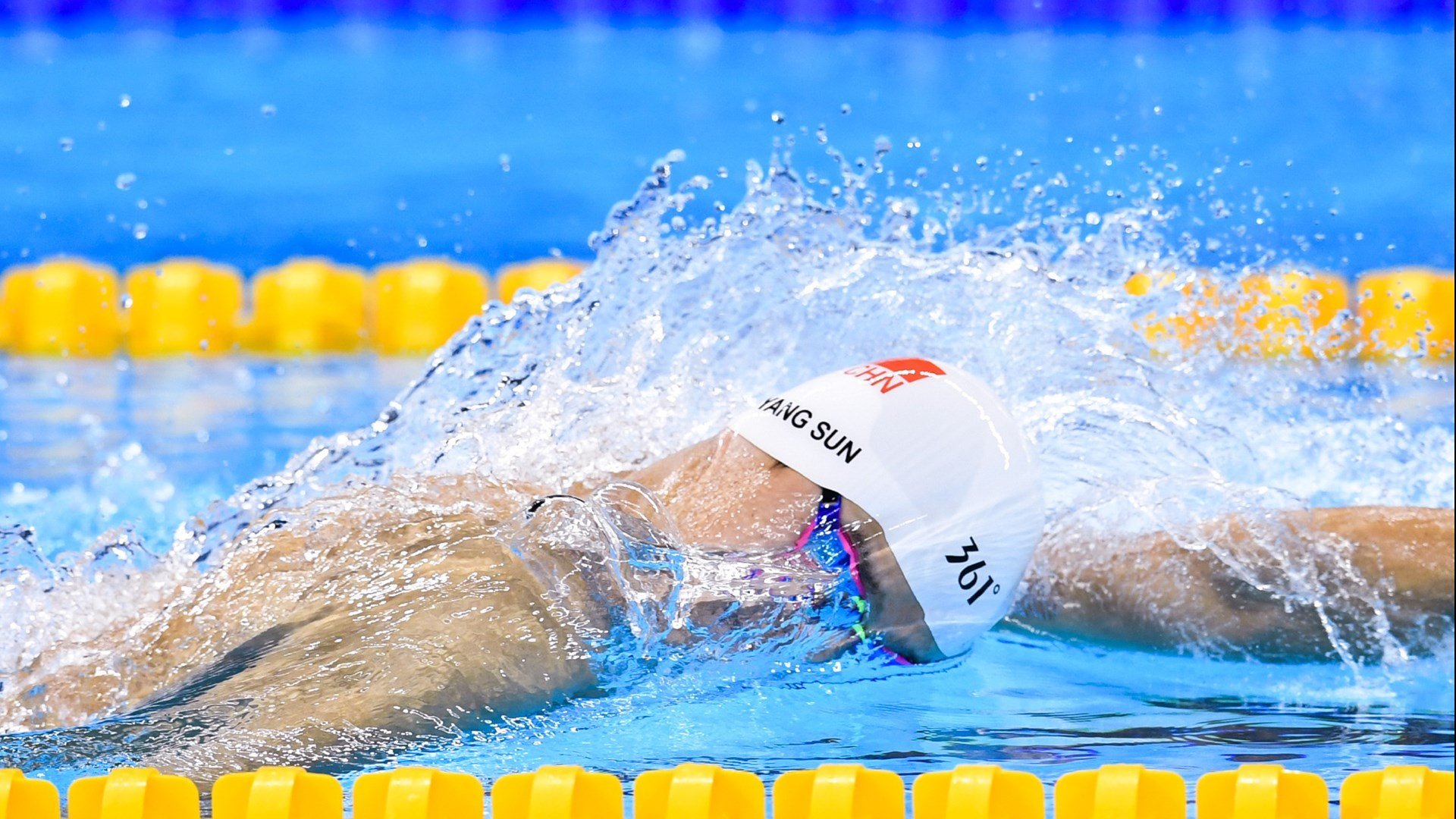 中国篮球周边产品热销文创经济潜力巨大，篮球市场